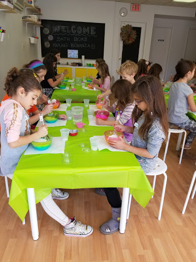 Artsy & Craftsy Creativity Lab