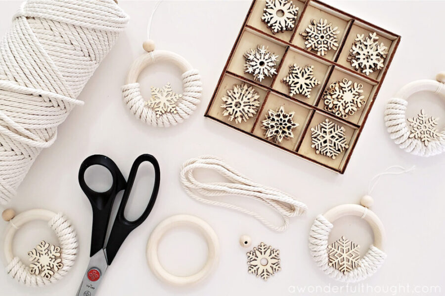 diy-macrame-christmas-balls